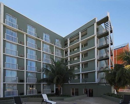 Holiday Inn Express & Suites Nassau Bagian luar foto