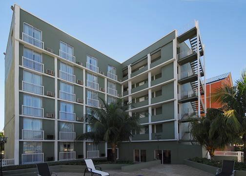 Holiday Inn Express & Suites Nassau Bagian luar foto