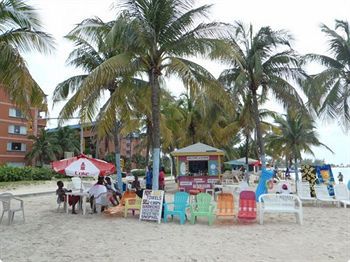 Holiday Inn Express & Suites Nassau Bagian luar foto